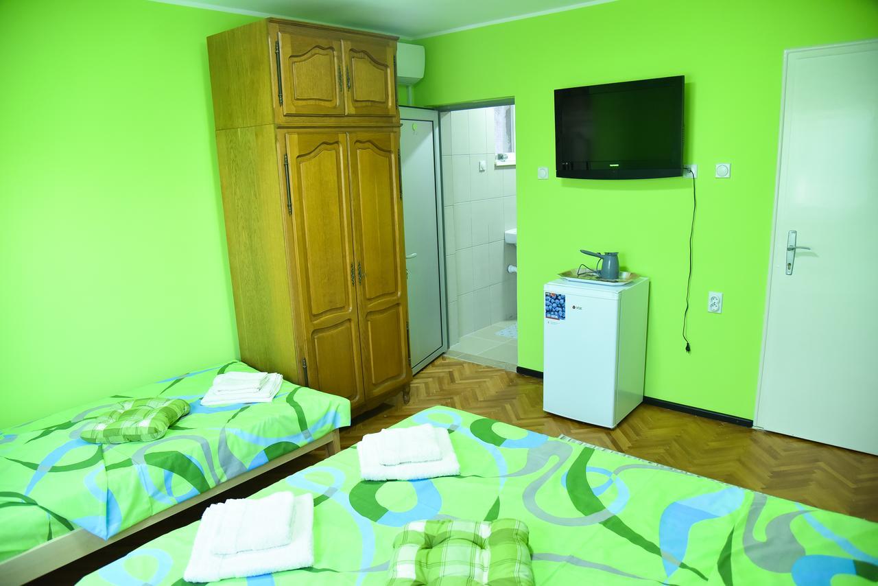 Prenociste Pilot Hotell Ni Eksteriør bilde